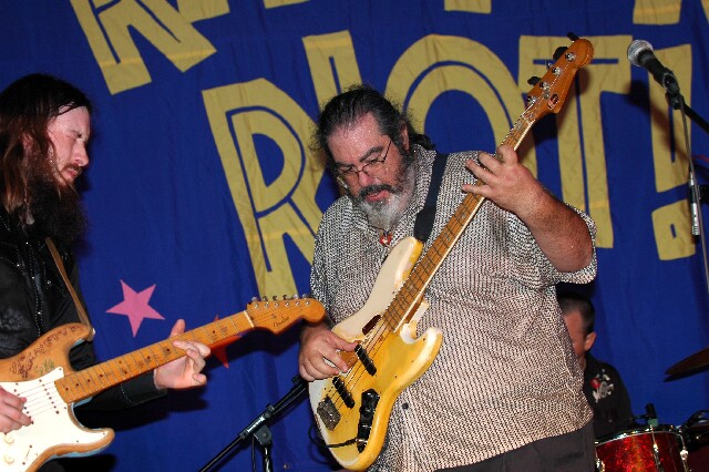 min 2005 11 25 riot 309